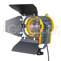 Осветитель галогеновый Fresnel 650 с линзой Френеля Осветитель галогеновый Fresnel 650 с линзой Френеля